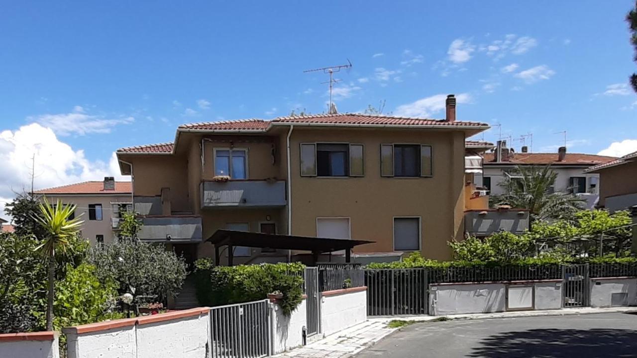 Vada Zona Residenziale A 300 Mt Dal Mare Da 6 A 8 Posti Letto Villa Kültér fotó
