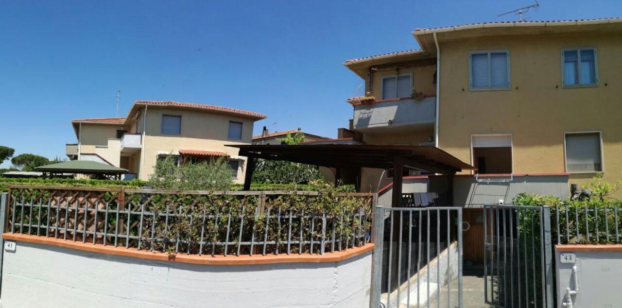 Vada Zona Residenziale A 300 Mt Dal Mare Da 6 A 8 Posti Letto Villa Kültér fotó